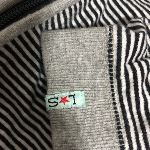 Lilly + Sid bodysuit with hood size 6-12 months - Picture 6 of 6